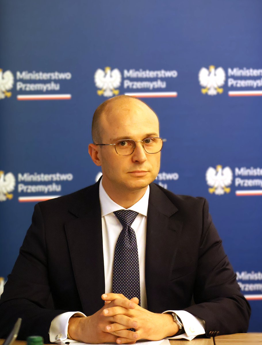 ME_GOV_PL's tweet photo. Prof. Jakub Kupecki od 1.09 br. obejmie funkcję dyrektora NCBJ. Ekspert od nowych technologii i energetyki jądrowej, z międzynarodowym doświadczeniem. 
Powodzenia w nowych wyzwaniach! 👏

#NCBJ #EnergetykaJądrowa #OdWęglaDoAtomu #MinisterstwoPrzemysłu https://t.co/bGdYefGfFI