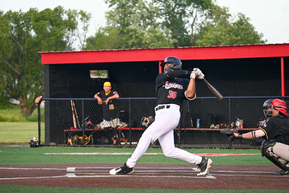 AllenAdmissions's tweet photo. 🎉⚾ Game Time, Iola! ⚾🎉
Looking for something to do this week? Come out and support your Iola Hormigas as they hit the diamond for two big games!
🗓 Monday &amp; Tuesday
🕕 6:00 PM
📍 Allen Community College Baseball Field https://t.co/xnO7OPEoJW