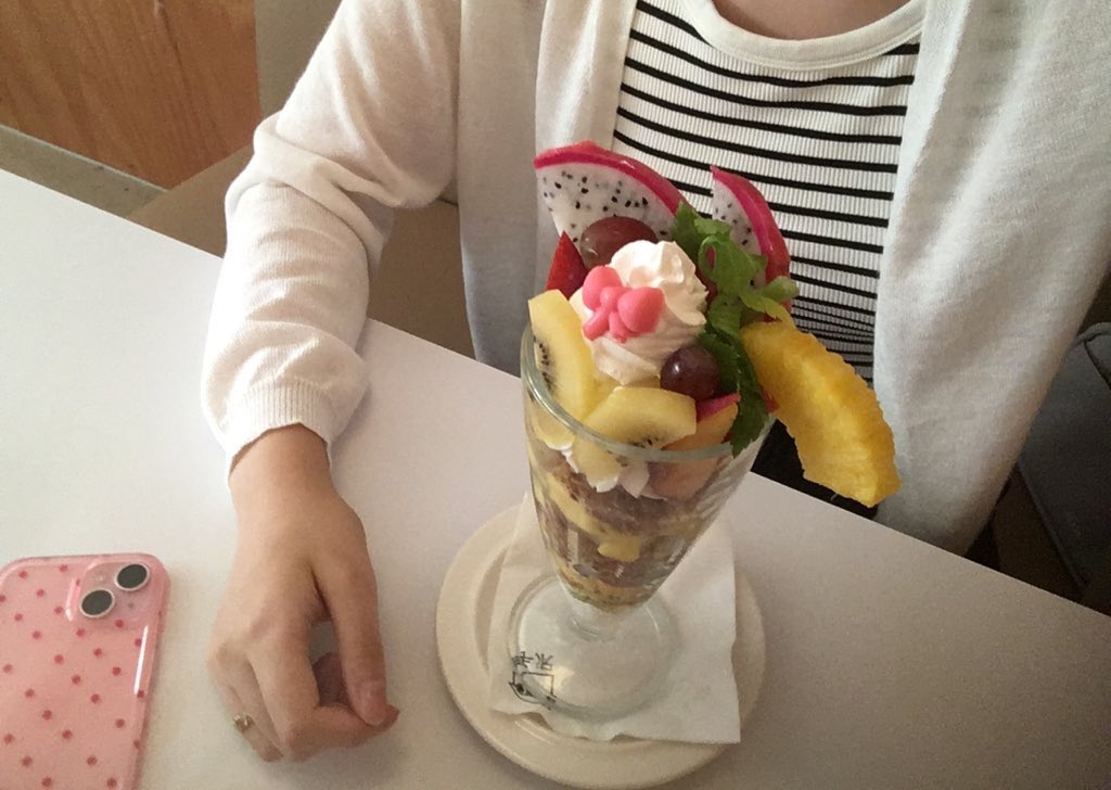윤 tweet media
