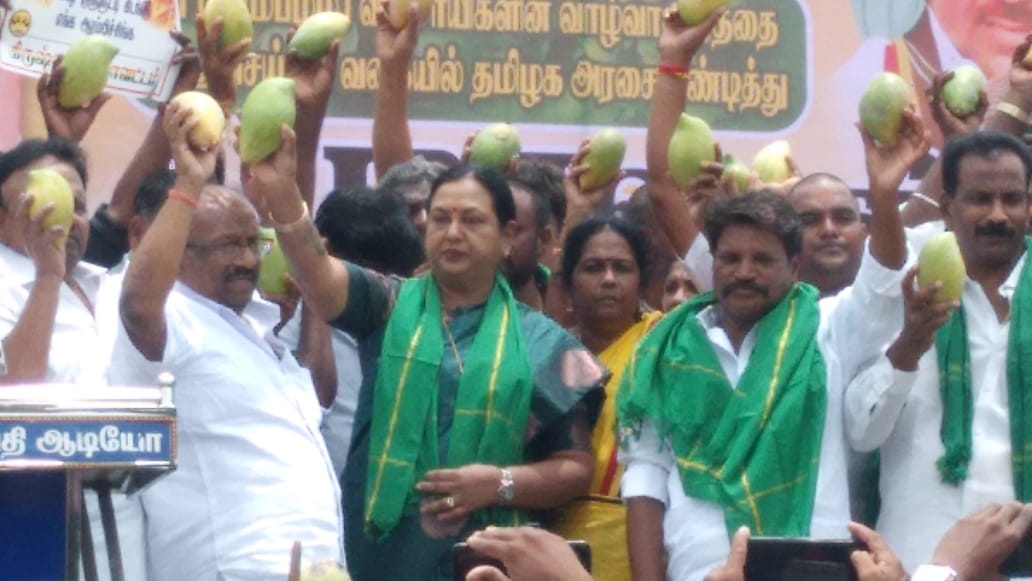 DhilipKumarview's tweet photo. அரசை கண்டித்து ஆர்பாட்டம் https://t.co/uAkNdaqQ3t