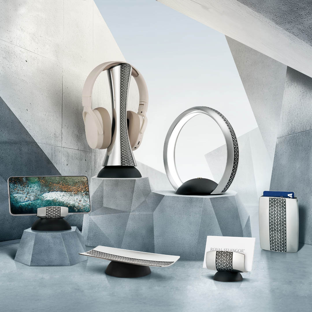 Designed to inspire creativity and focus.

Solus blends form and function. Each piece embodies sophistication and individuality, empowering you to perform at your best every day.

#RoyalSelangor #SpringSummer2025 #Lifestyle