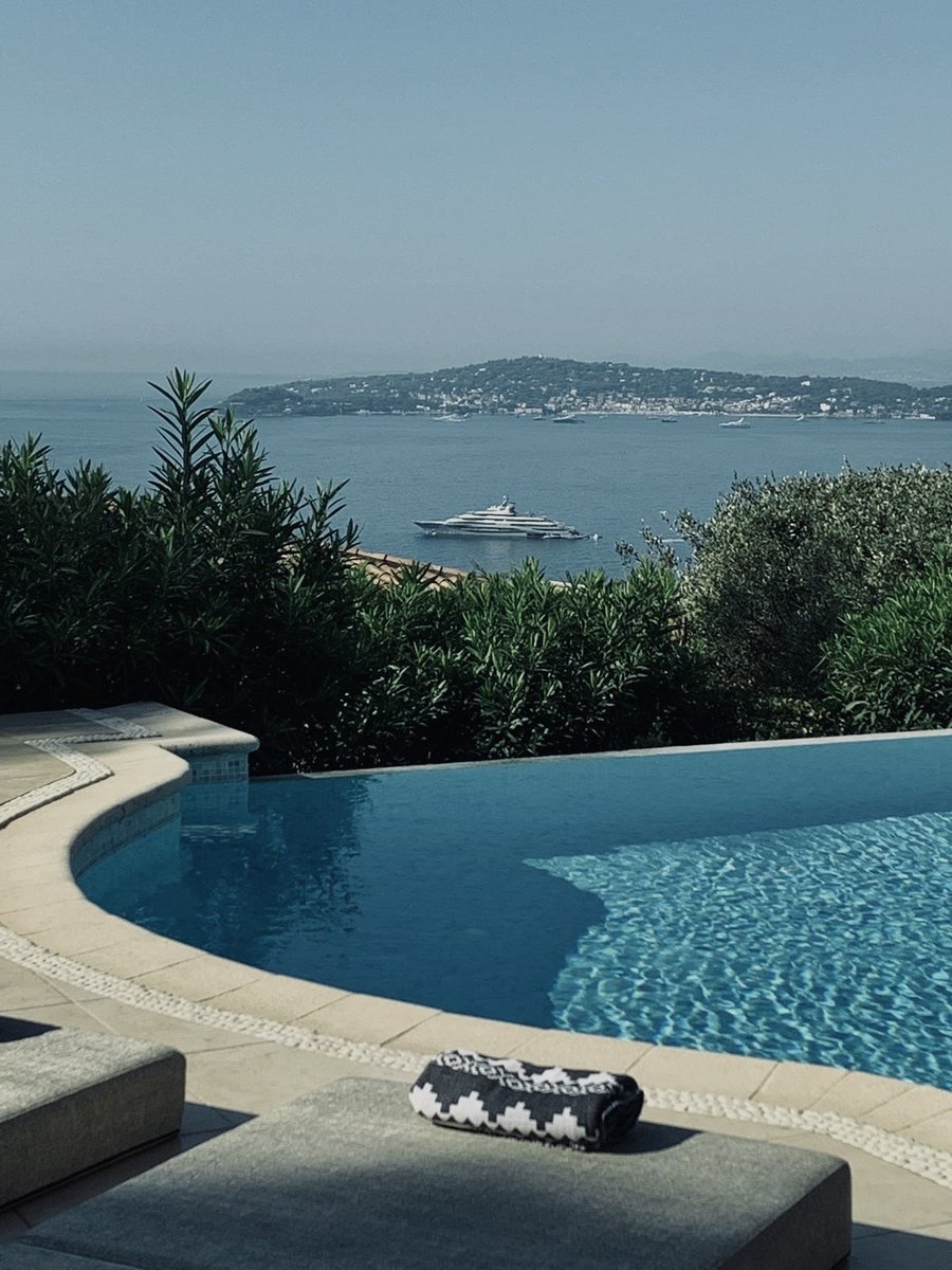 ⠀
⠀
ᴀᴛʜᴇɴᴀʙɪᴀɴᴄʜᴇʀɪ   ≡  063025   
⟟   Monte Carlo Peninsula, Monaco. 

Qu'est-ce qu'on est bien chez soi.
⠀⠀