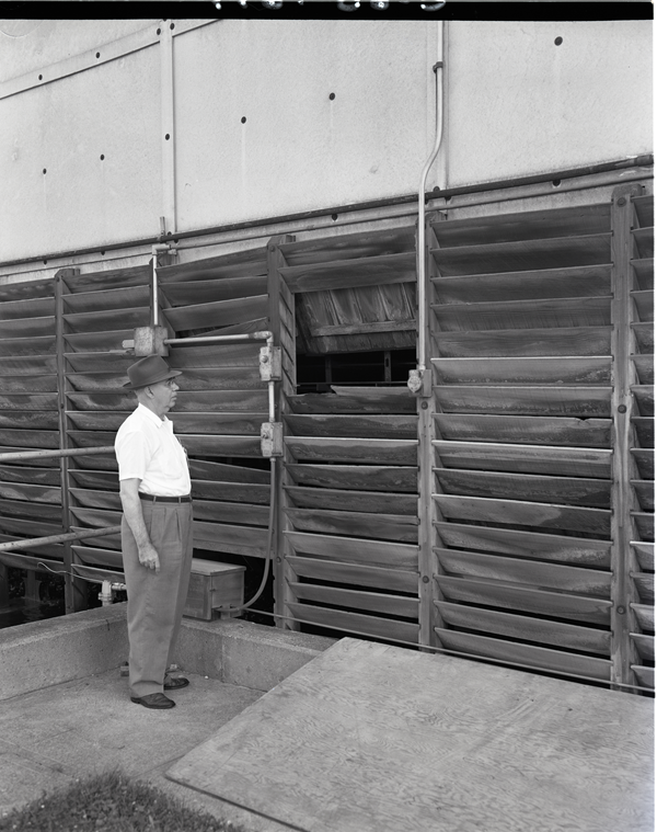 TodaysDocument's tweet image. DAMAGE DONE BY WIND TO COOLING TOWER ON THE AFTERNOON OF JULY 7 1965
catalog.archives.gov/id/354882204