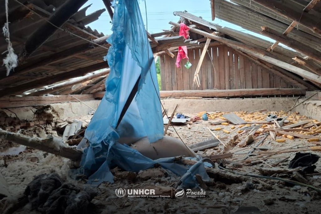 ROKADA, CHARITABLE FOUNDATION (@rokada_cf) on Twitter photo 💔 Ukraine is under fire again.
In Ivano-Frankivsk region, a missile fragment struck a home where two elderly people were staying. The woman was hospitalized, and the house was severely damaged.
<a href="/ROKADA_CF/">ROKADA, CHARITABLE FOUNDATION</a> responded promptly with shelter materials and support. 💔 Ukraine is under fire again.
In Ivano-Frankivsk region, a missile fragment struck a home where two elderly people were staying. The woman was hospitalized, and the house was severely damaged.
<a href="/ROKADA_CF/">ROKADA, CHARITABLE FOUNDATION</a> responded promptly with shelter materials and support.