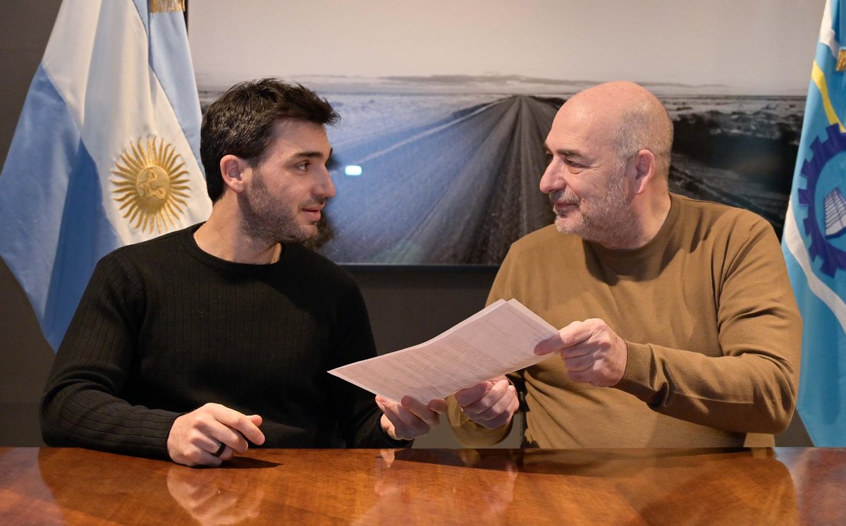 CHUBUT SIN FUEROS: TODOS IGUALES ANTE LA LEY

Este 26 de octubre, los chubutenses tenemos la oportunidad histórica de enterrar los fueros para siempre. Por eso, instruí al secretario Electoral Permanente, Alejandro Tullio, a que convoque a un referéndum popular, para que la