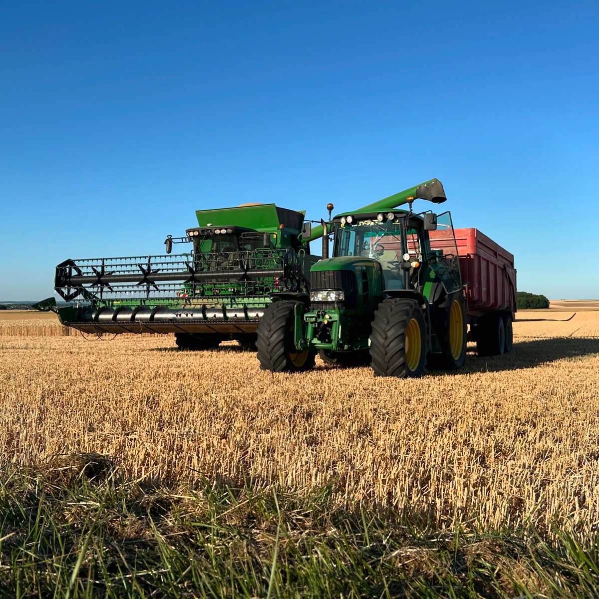 #Moisson terminé à Balloy pour mon client. Qualité et productivité « record » pour les petites terres 🌾