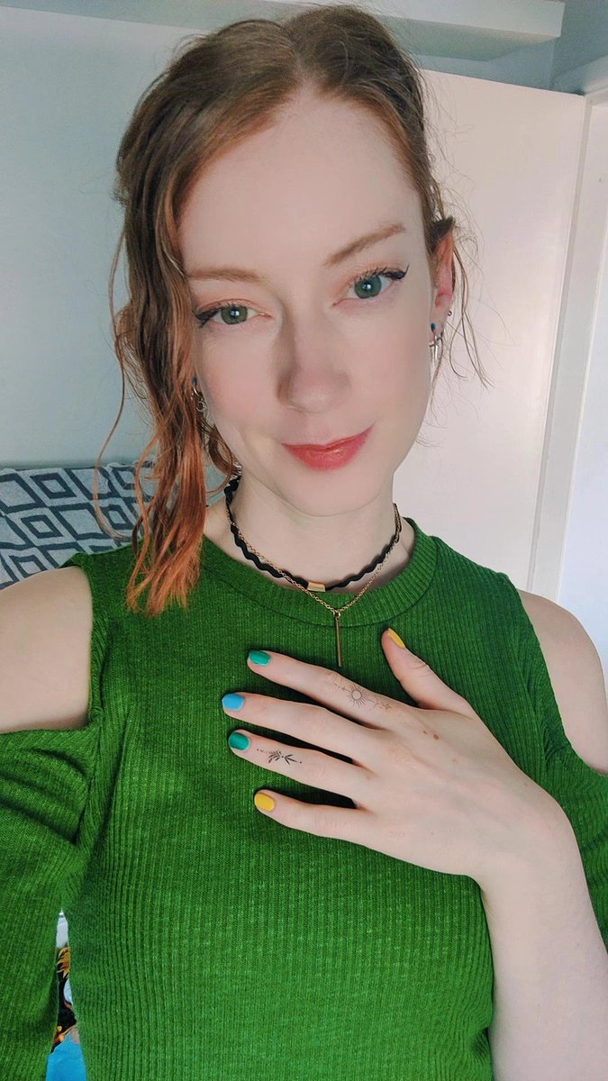 NEW VIDEO TONIGHT 😁 8pm BST on YouTube 💜 see you in a few hours x