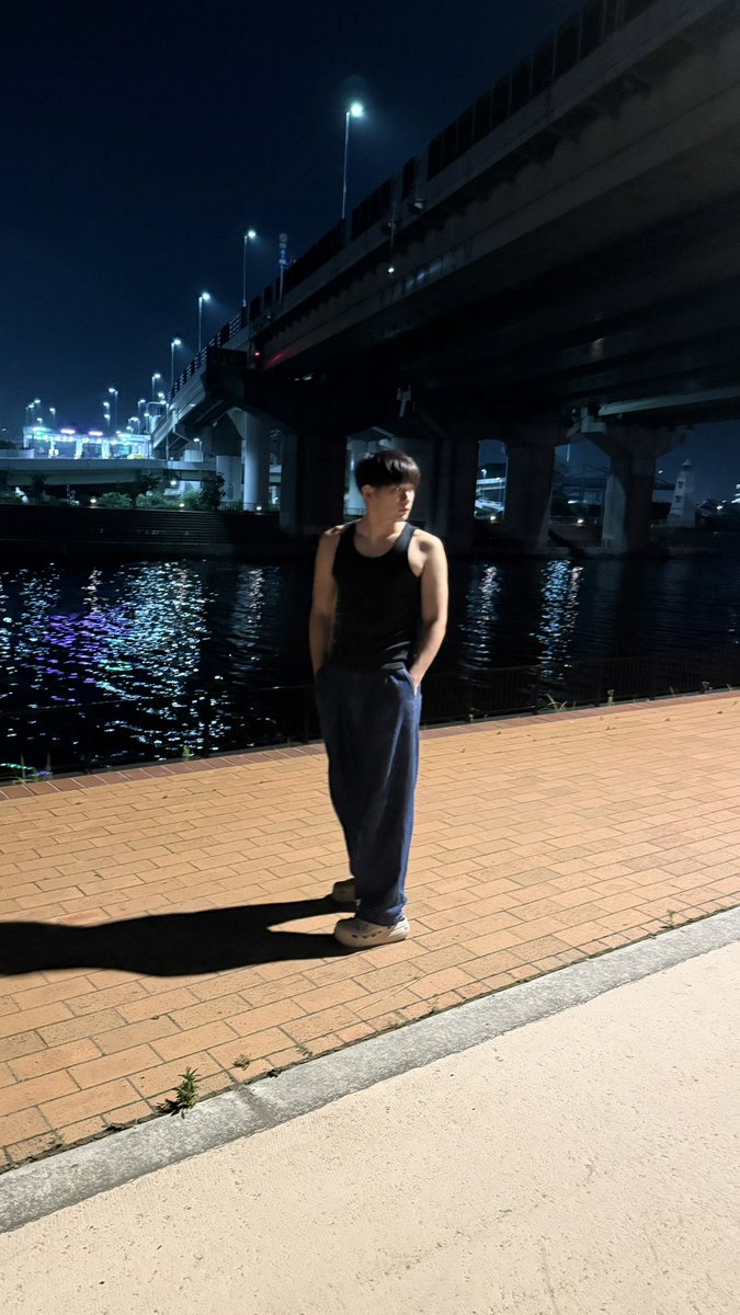 夜でも暑いねー。