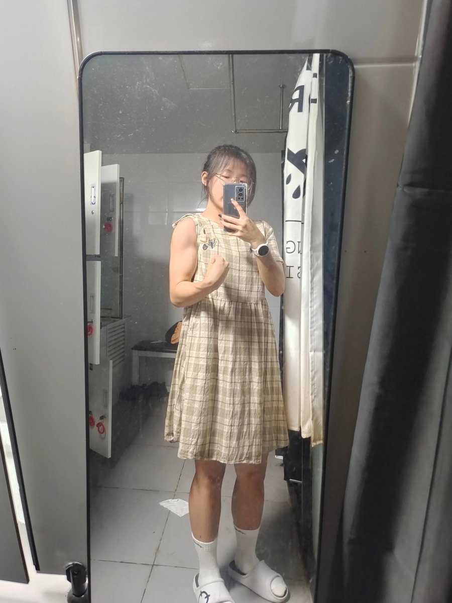 Goddesshaneul's tweet photo. Me getting up from bed at noon while you beta cucks slave away at a 9-5 job for me😇gymbrat Findom paypig whalesub humanATM femdom finsub cash drain wallet rinsed spoiled brat princess cashcow https://t.co/yC0KFSykIG