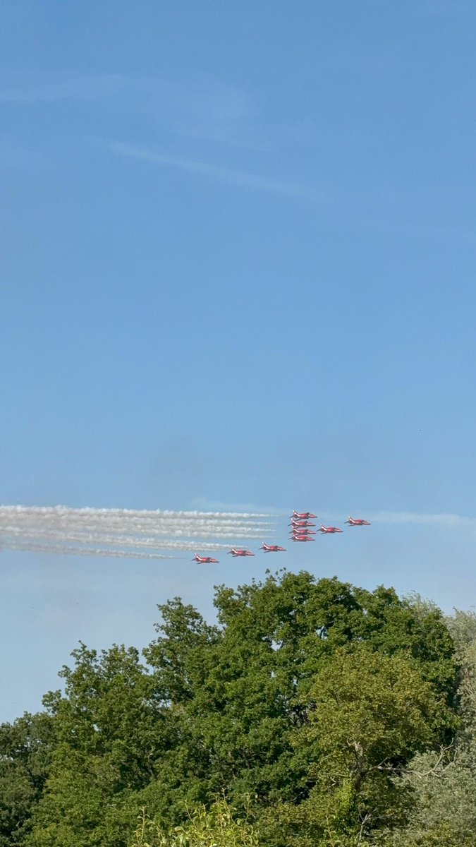 LeaderofKCC's tweet photo. We saw the best of #British and the best of #Kent this weekend with a superb air show at #Headcorn if you missed it here are some highlights. @HeadcornVillage @skydiveheadcorn @rafredarrows https://t.co/Zy0CPOD4De