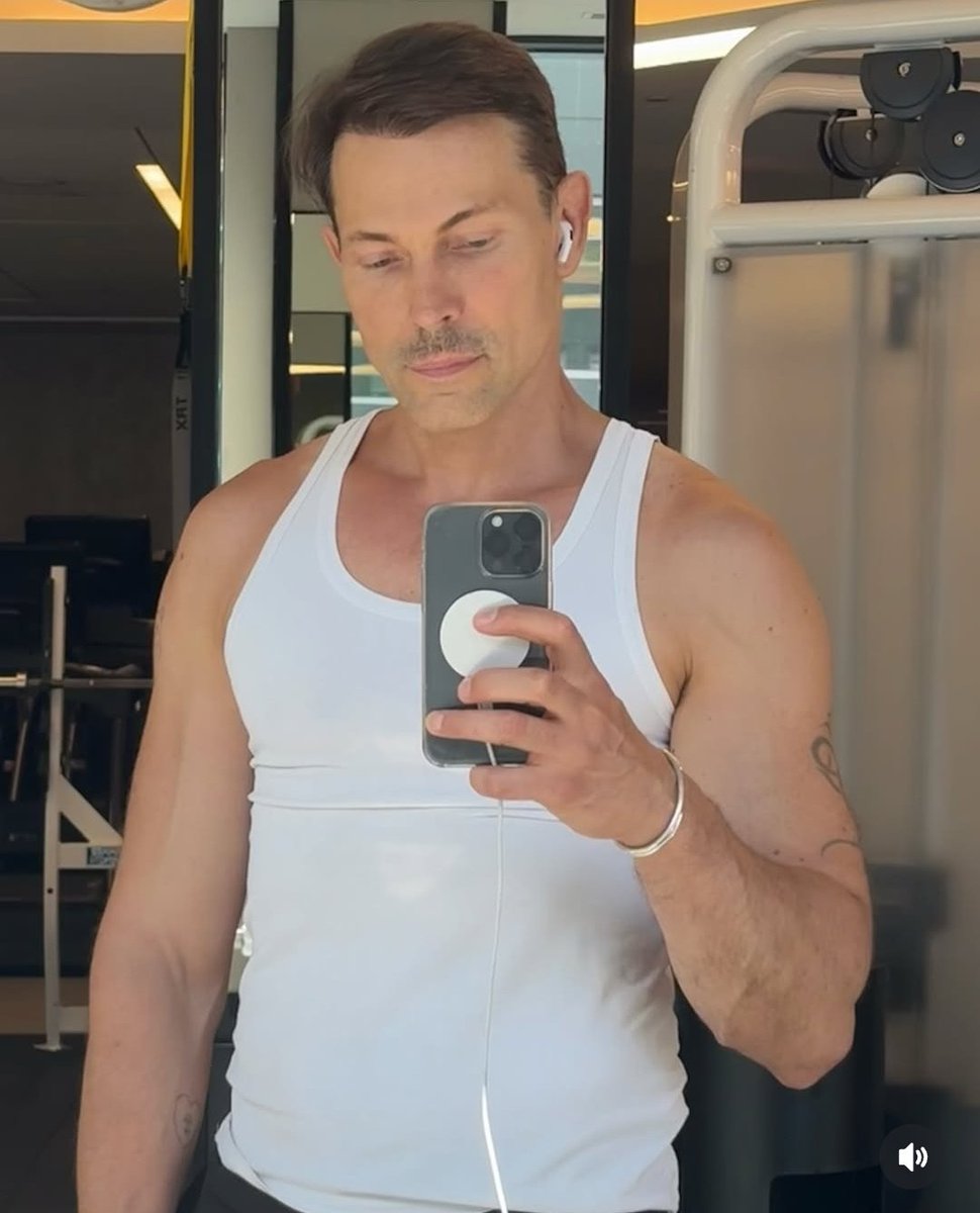 mllengcurves's tweet photo. Но зато вот Кирилл Рубцов все такой же dilf 🥵🙂 https://t.co/fvtuUzfcxj