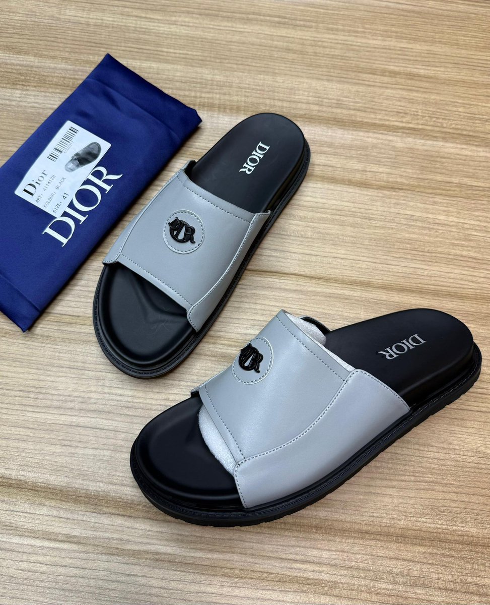 MissChelsea1221's tweet photo. Nisaidie #Repost dear

Size 40-45

Price 70,000/=

0623346245

@QueenOnlineBiz 
@QueenOnlineBiz https://t.co/URTYIu2tyr