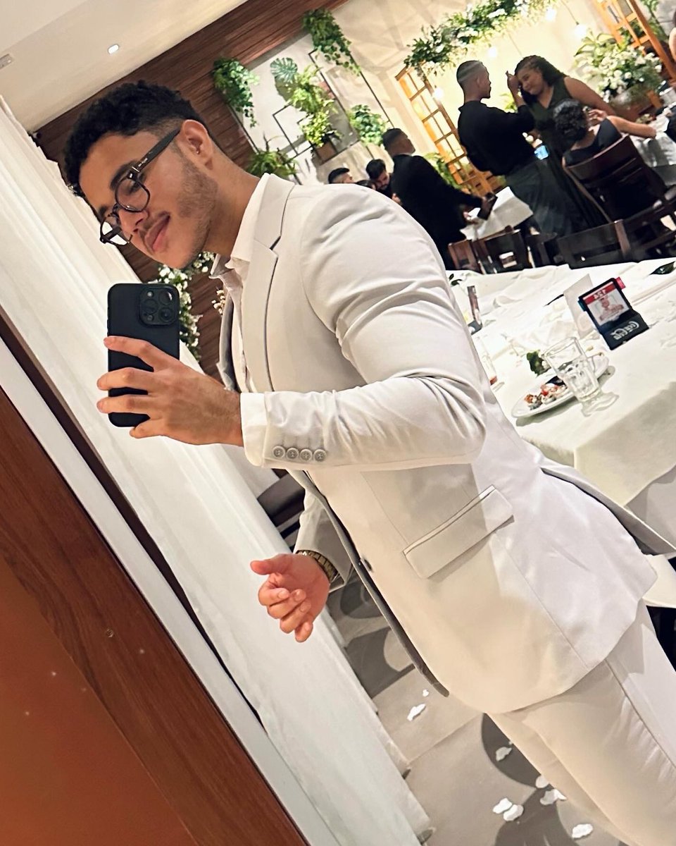 cant_jonas's tweet photo. Uma vibe trajado por aqui 😅. https://t.co/mESjasgqQy