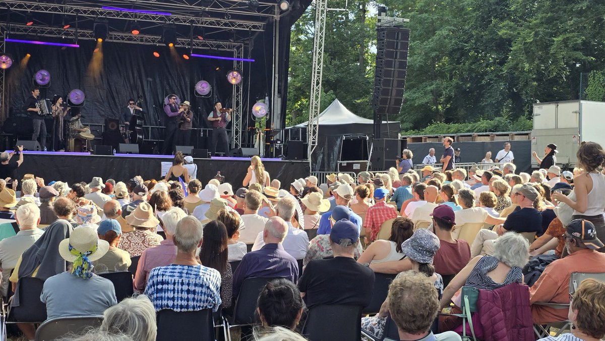 [Festival Django Renhart - 27.06.2025] 🎷

Les  CPME 77, 92, 94 et 95 se sont retrouvées à Fontainebleau dans le cadre  d’un moment privilégié alliant échange, sur  invitation de Denis Schiavone, à l’occasion du Festival Django Reinhardt.

linkedin.com/feed/update/ur…