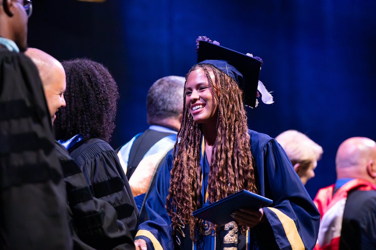 SweetHomeCSD's tweet image. Hop over to our FB page for a full Graduation album! facebook.com/media/set?vani…