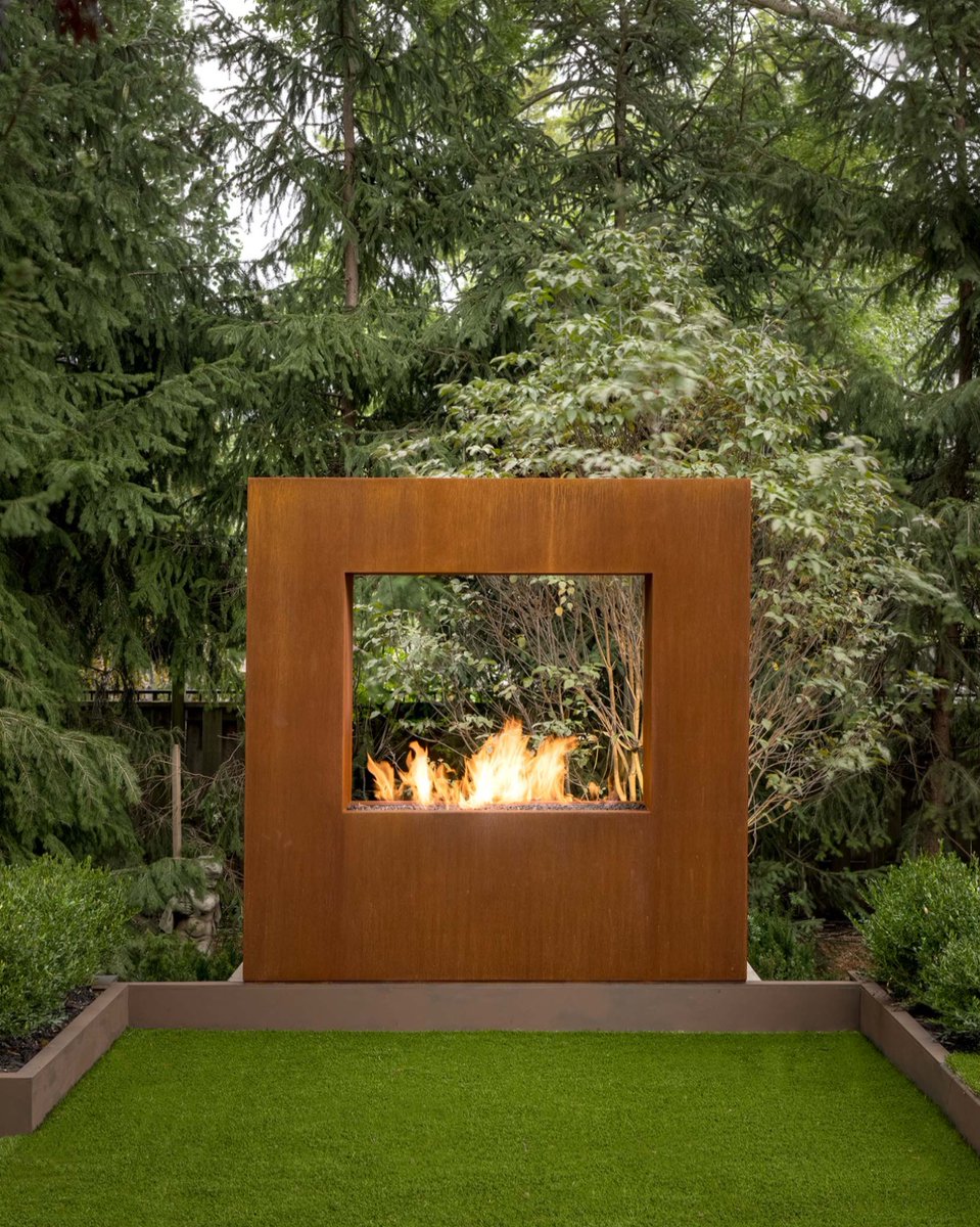 paloform's tweet image. A sculptural statement with fire at its core. 

The Komodo modern outdoor #fireplace redefines outdoor spaces with its quiet appeal. Featuring a seamless steel surround and a wide linear flame, it creates a warm ambiance for serene moments outside. 

#paloform