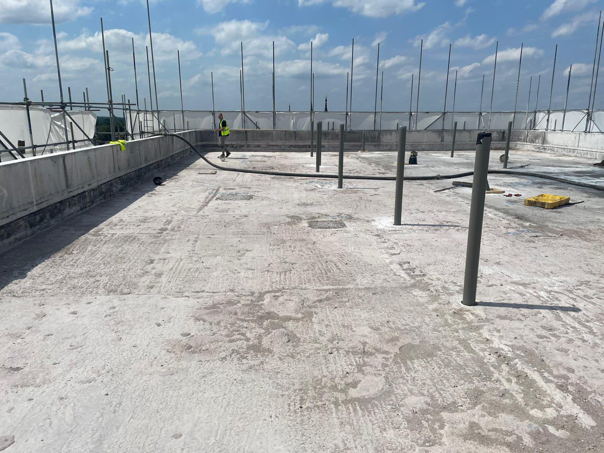 siteform_f's tweet image. Works have today started on our project in Stockport, supplying & installing over 400m2 of Retinol sand/ cement screeds on the roof area