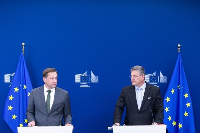 MarosSefcovic's tweet image. 🆕 🤝 The review of the 🇪🇺🇺🇦 DCFTA agreed in principle
✔️A strong signal of our support to Ukraine
✔️Safeguarding the interests of EU farmers
✔️Ensuring the stability, predictability our stakeholders need in uncertain times
Balanced, fair, realistic
👉 europa.eu/!F6t7rQ
