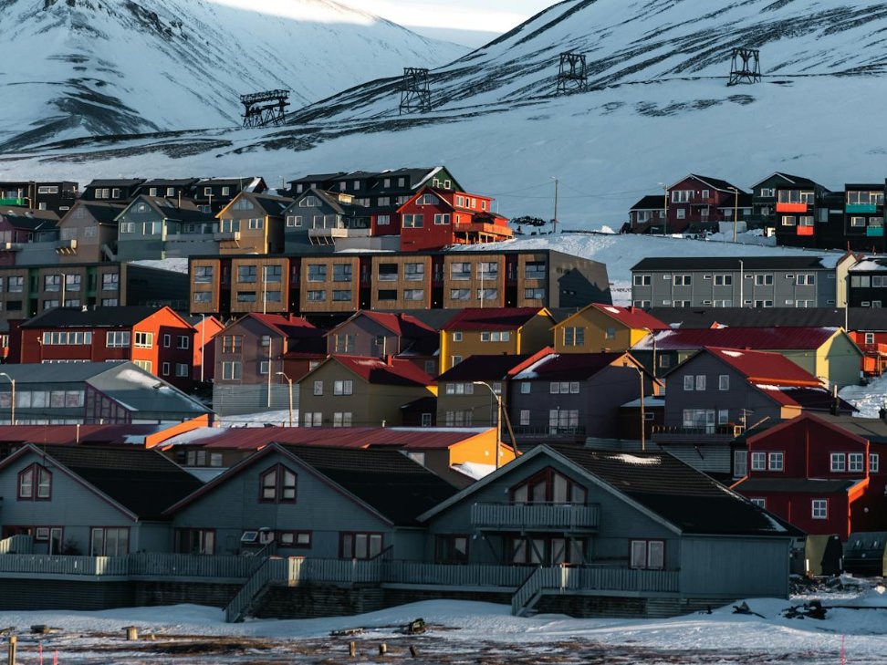 Check out the latest article in my newsletter: Arctic Security at Svalbard, Container Shipping on Northern Sea Route, SDGs for the Arctic and Just Transition Board Game linkedin.com/pulse/arctic-s…