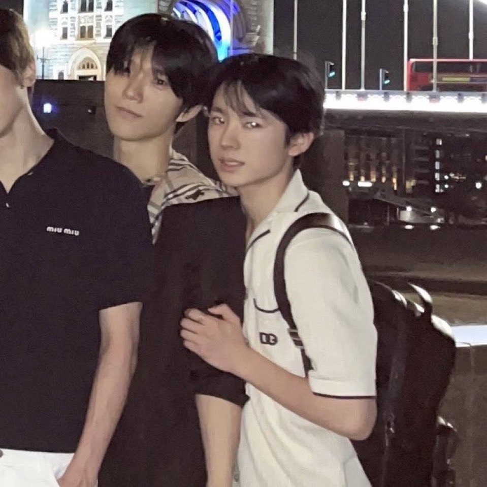 이거진짜이데아로느껴짐
소나기공 x 김첨지, 동백꽃수
