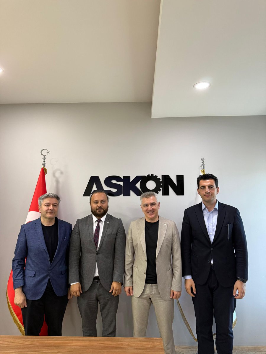 yildizteknopark's tweet image. YTÜ Yıldız Teknopark Genel Müdür Yardımcımız Doç. Dr. Zafer Gemici ve İş Geliştirme ve Kurumsal İlişkiler Müdürümüz İbrahim Duru, ASKON Genel Merkezi’nde ASKON YK Üyesi Emre Tonkuş, ASKON İnşaat ve Mobilya Sektör Kurulu Başkan Yardımcısı Mehdi Öztürk, ASKON GSY Murat Sait…