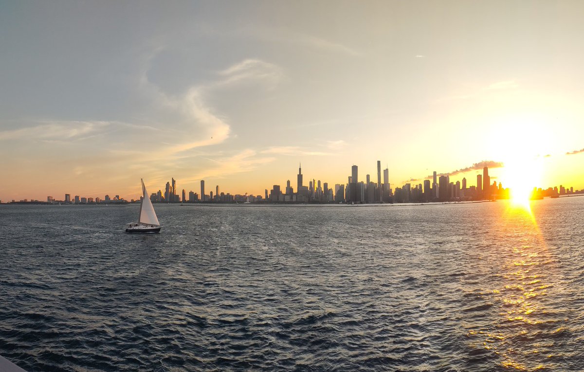 After a beautiful lake cruise on Friday night, the #ASCOLA2025 conference continued this weekend, with a panel on pop culture and antitrust, the hot topics of the conference, and the ASCOLA general assembly. The conference closed with music and a 5K run!