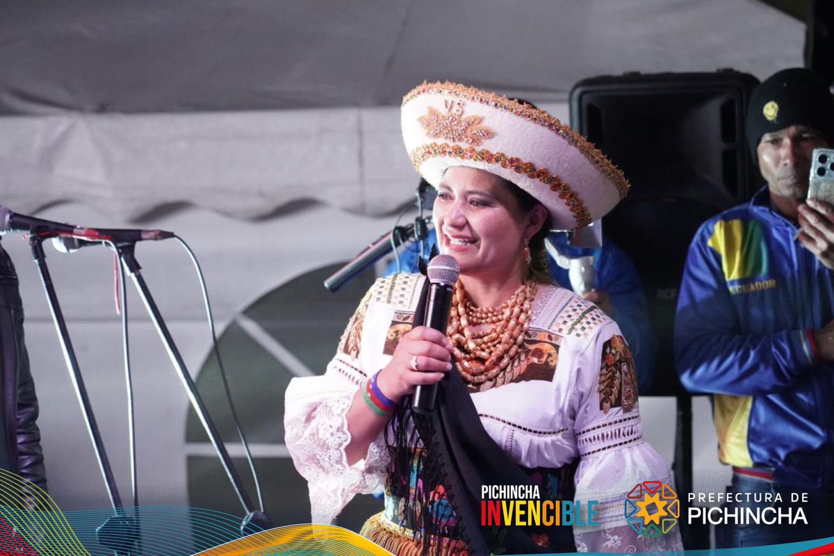 PichinchaGob's tweet photo. Con la prefecta @PaolaPabonC como madrina de honor y la alcaldesa Verónica Sánchez al frente de la celebración, la comunidad demostró una vez más que sus raíces ancestrales siguen vivas y vibrantes.🥳

Porque en Pedro Moncayo, el Inti Raymi no es solo una celebración, es el latido de un pueblo que honra su historia! 🧡

#PichinchaEsTurismo
#PichinchaInvencible