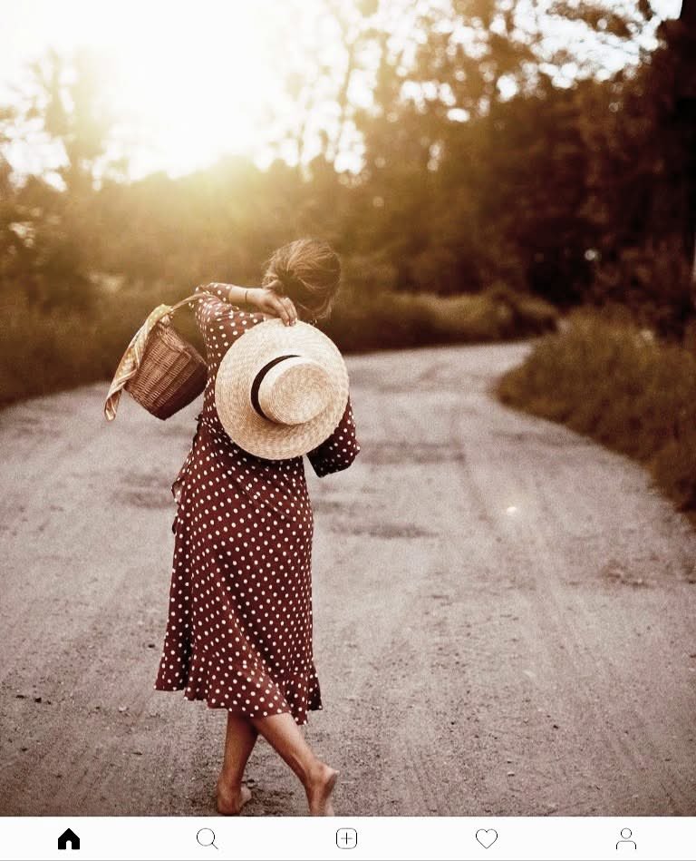 Tesadüflere ihtiyacımız var , plansız ve zamansız gelen güzelliklere.

..... iyi akşamlar