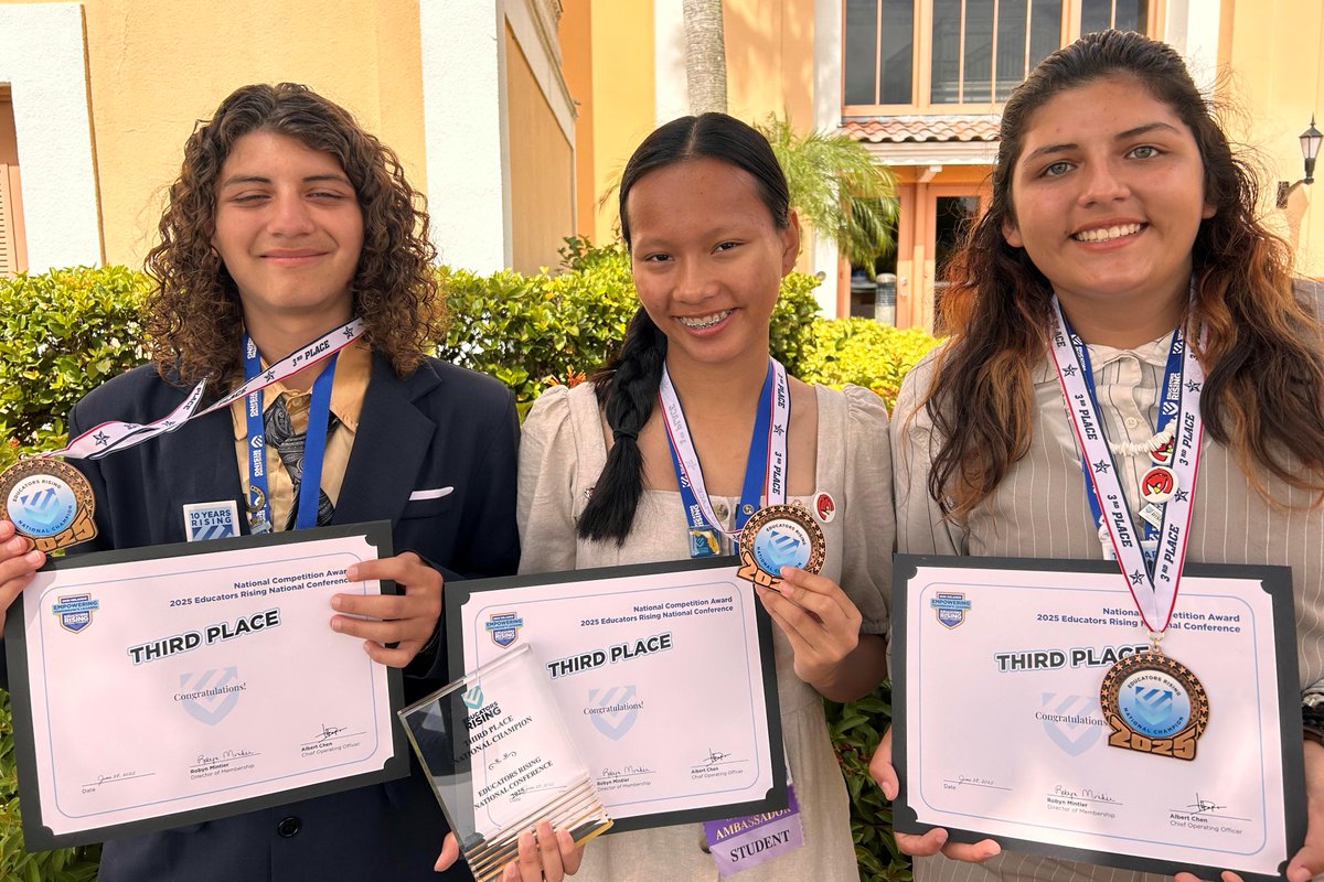 🎉 3rd Place at Nationals! 🏆
We’re proud to celebrate Aaliyah Torres, Thuy Nguyen, and Mario Torres for earning 3rd place in the JV Researching Learning Challenges competition at the Educators Rising National Conference in Orlando!

Our Ed Rising chapter represented South Sioux