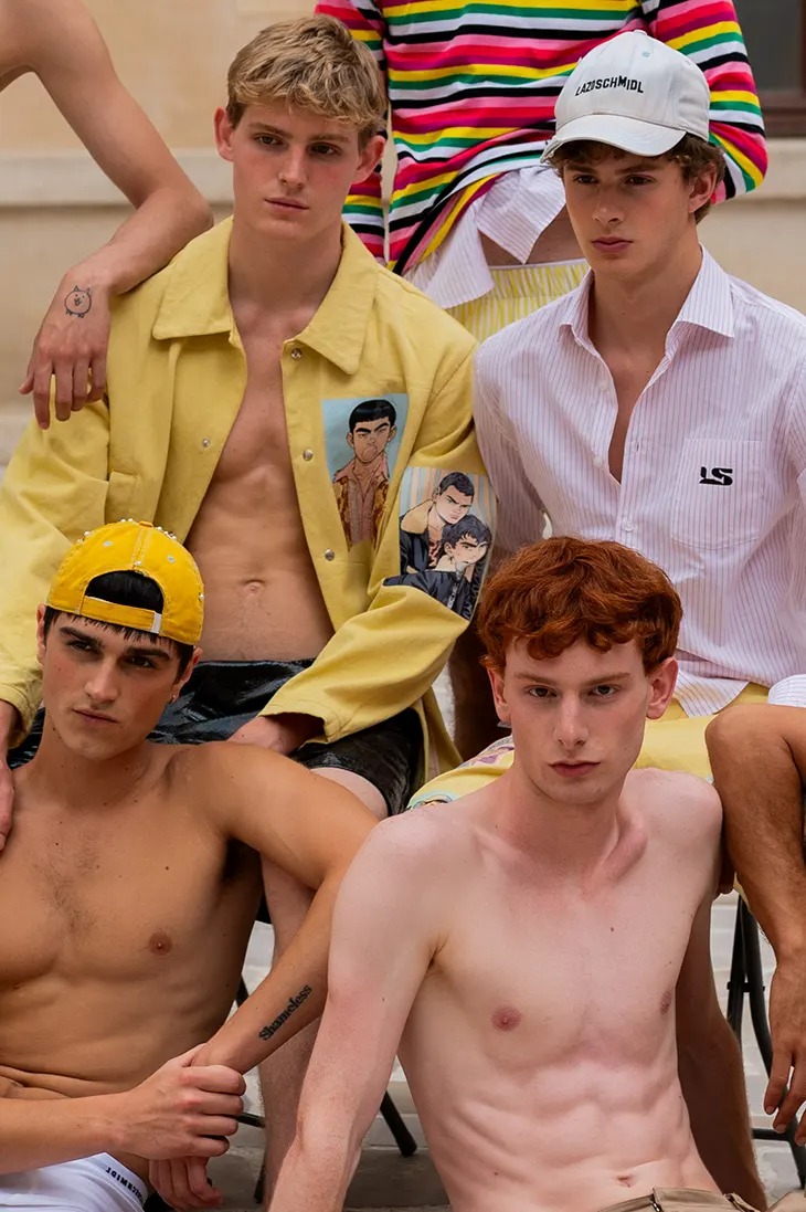 Lazoschmidl Spring Summer 2026 Unfolds Desire in Real Time - more here: designscene.net/2025/06/lazosc…

#Lazoschmidl presents SS26 as a personal confession and a challenge to form. Titled Rendezvous, the collection unpacks desire, performance, and dressing as ritual. Inspired by