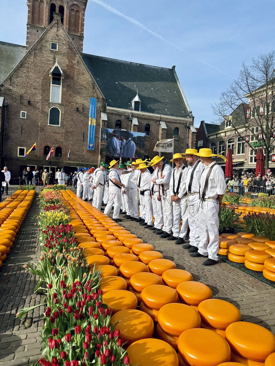 LET OP! De avondkaasmarkt van dinsdag 1 juli gaat niet door vanwege de hitte. 🌡️
De gezondheid van bezoekers en kaasdragers staat voorop. 🧀