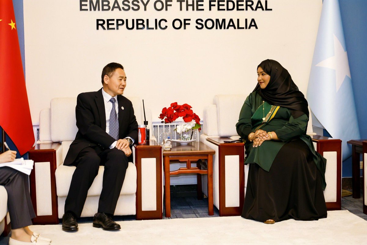 Good to see friends! I feel honored to be invited by <a href="/DrHodanOsman/">和丹大使 Amb Hodan Osman</a> for the Somalia Independence Day celebrations at Somali embassy to🇨🇳China <a href="/Somalia_Beijing/">The Embassy of Somalia in Beijing</a>.

🇨🇳Chinese MFA special envoy for the Horn of Africa affairs XUE Bing attended today’s event.

It recalls my good memories