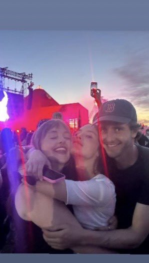 FIRST EVER NELLGRACIE PHOTO JUST DROPPED FOUR PEIPLE JUST KILLED THEMSELVES