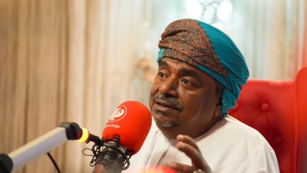 #علي_المعشني رجل تعرفه ظفار جيدا، من أنقى الرجال وأشجعهم، يتميّز بلباقة وذكاء فائق، وينتمي إلى أسرة عُرفت بالكرم والشجاعة . لم نعرف عنه إلا الصدق في الحديث وحُسن الخلق، لكن حين نطق بما لا يُرضي بعضهم  هاجت ضده الحشرات الإلكترونية. غير أن محبيه من ظفار إلى طنجة تصد وترد الهجوم.