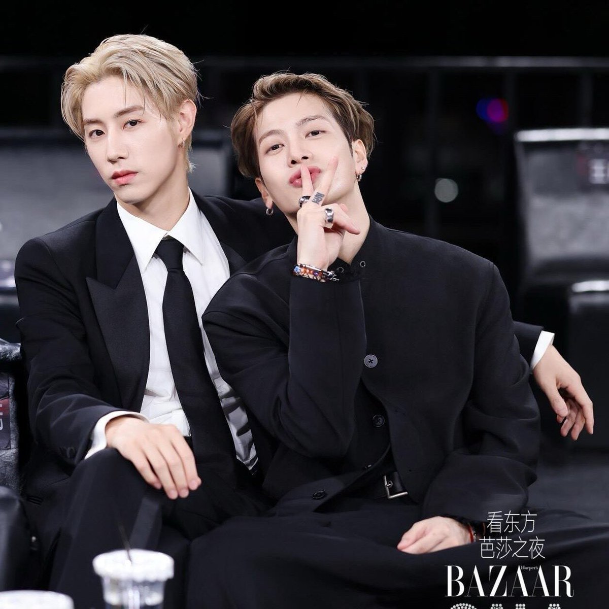 gifzyMT93's tweet photo. โทษนะ คือมองเป็นอย่างอื่นไม่ได้นอกจากแก๊งพระเอกในฟิค รักกันดีตีกันฉ่ำ เพื่อนรักกันทุกเรื่องตลอดปัย565555655555555 https://t.co/YsdZtKo1iV