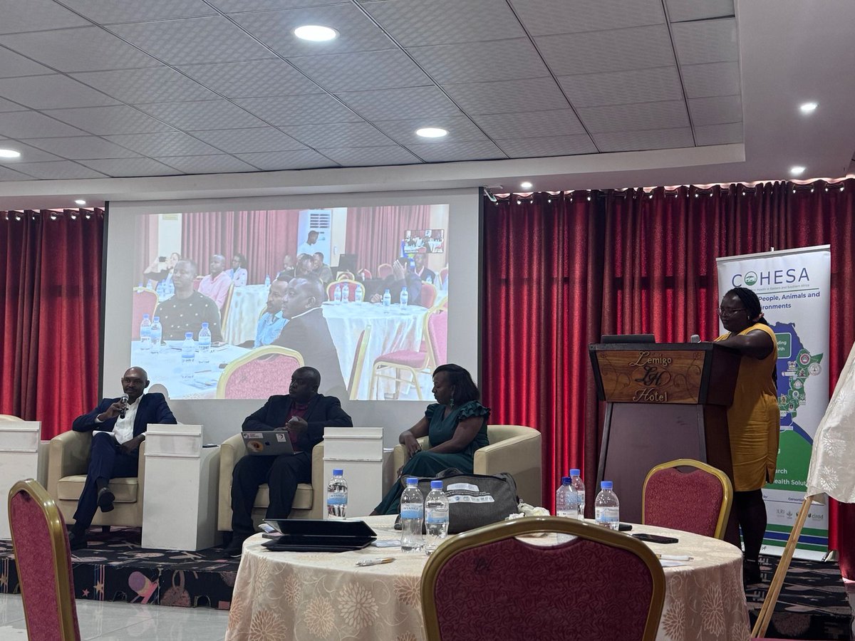 uwasechany's tweet photo. Last week’s One Health, One Story event marked a major step forward in strengthening science communication in Rwanda.

Held in a hybrid format, it featured the launch of the One Health Communication Guidelines and speakers from UGHE, COHESA, Rwanda Media Commission, and more. https://t.co/R7VOlE8EB4