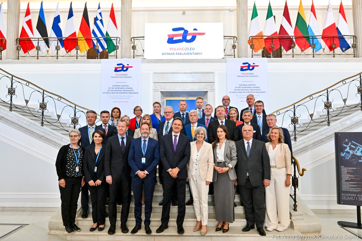 PLParliament's tweet image. 💻📍 Artificial Intelligence in the Service of Europe’s Parliaments
An informal meeting of the Secretaries General of the National Parliaments of the #EuropeanUnion and the European Parliament has concluded in the #Sejm. The discussions focused on one of the most pressing issues…