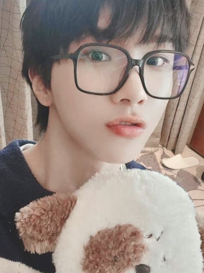 woonhakgeprek's tweet image. โOh so you like nerds?โ
โNo, i like a nerd.โ
#ODSD #ONEDOORSelcaDay #์ดํ #WOONHAK #BOYNEXTDOOR #๋ณด์ด๋ฅ์คํธ๋์ด @BOYNEXTDOOR_KOZ