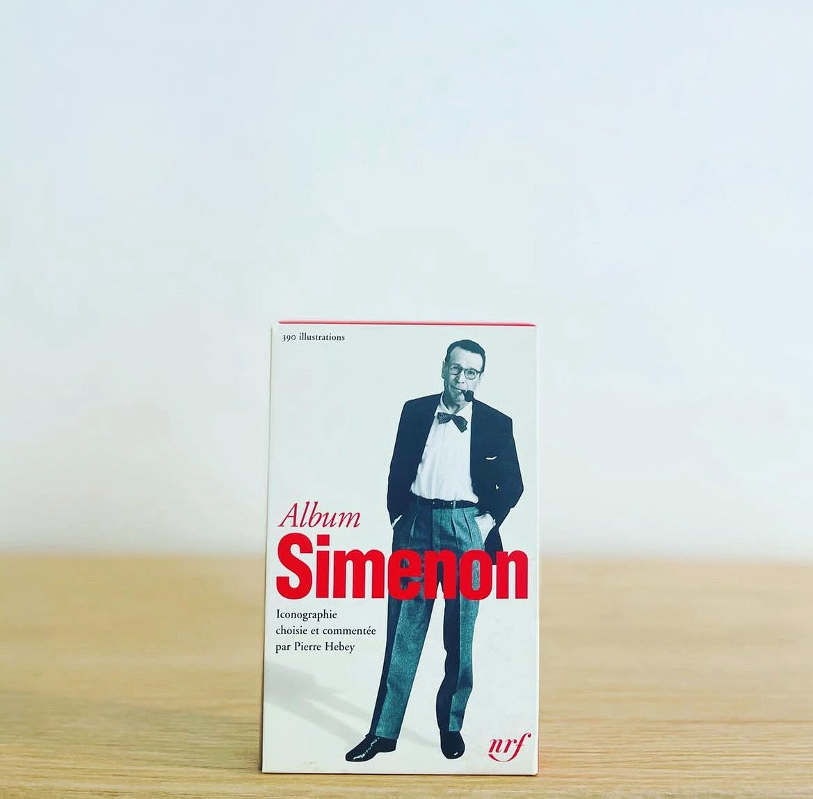 SimenonTweets's tweet image. 💬 "Je crois en réalité que, si l’on va tout au fond des êtres, la part d’inquiétude, de bonheur, d’angoisse de chacun est à peu près égale."
—— Georges Simenon, interview (Médecine et hygiène, 1968)