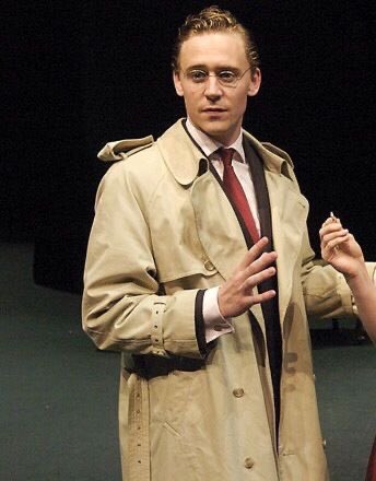 hiddlesrares's tweet image. Tom Hiddleston in the Shakespeare play Cymbeline (2007)
