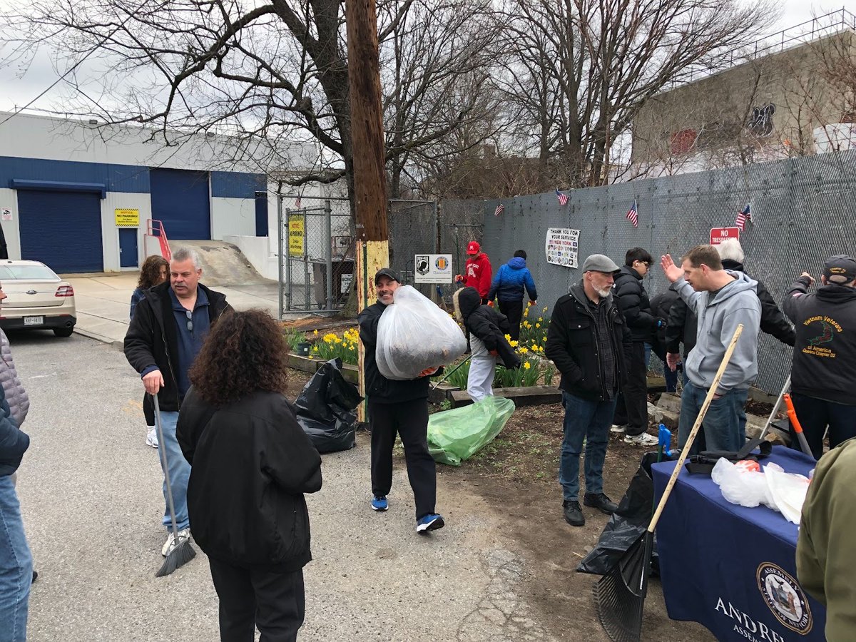 AM_AndrewHevesi's tweet image. Wrapped our spring community cleanup series this past weekend! Huge thanks to our partners and the incredible volunteers who showed up this season.
Looking forward to seeing everyone when we kick things off again in the fall!