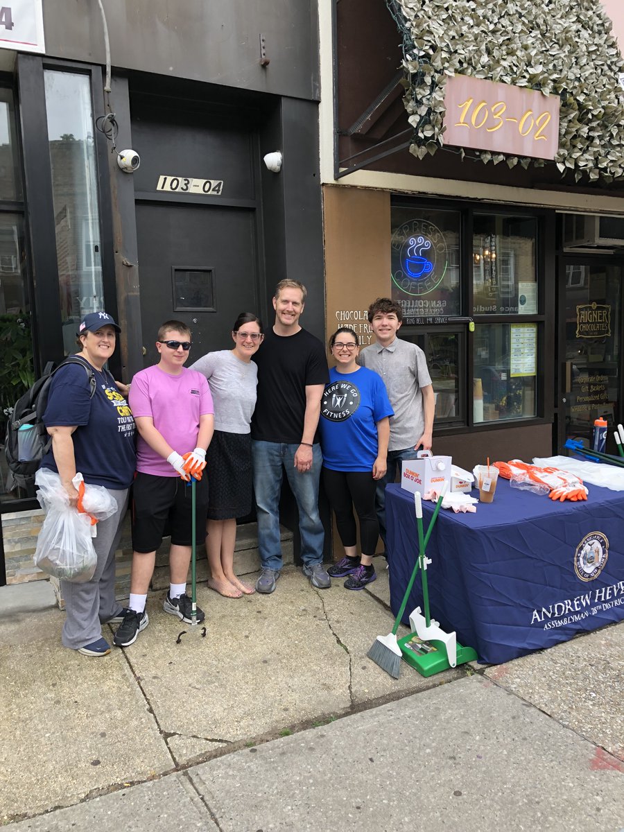 AM_AndrewHevesi's tweet image. Wrapped our spring community cleanup series this past weekend! Huge thanks to our partners and the incredible volunteers who showed up this season.
Looking forward to seeing everyone when we kick things off again in the fall!