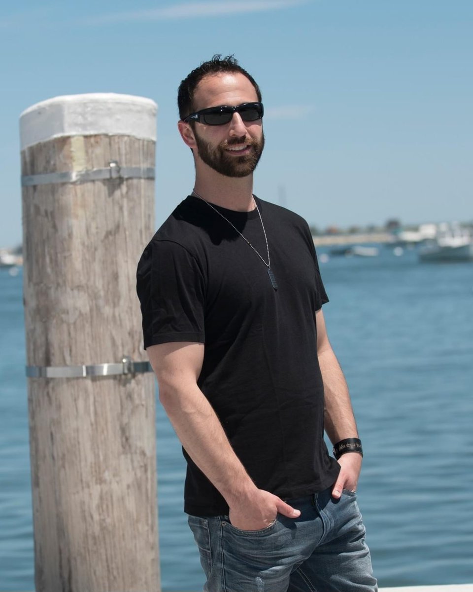 Happy Monday Brave❤️s! “Don’t set limits on your unlimited potential! If you shoot for the moon, you’ll always land amongst the stars!”💪🏻🙌🏻🫶🏻

#mysilentbravery #inspireothers #MondayMotivation #beinspired #youvegotthis #followyourdreams #quoteoftheweek