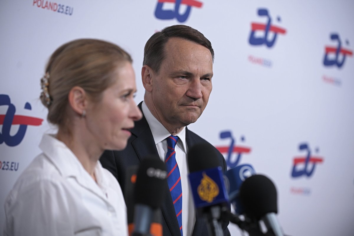 kajakallas's tweet image. Thank you, Poland, for a successful presidency!

Your tireless efforts to boost security and strengthen our defence capabilities have made Europe stronger.

Grateful to @sikorskiradek for your leadership and the entire @POLAND25EU team. 

Dobra robota! Dziękuję, Polsko! 🇵🇱🇪🇺