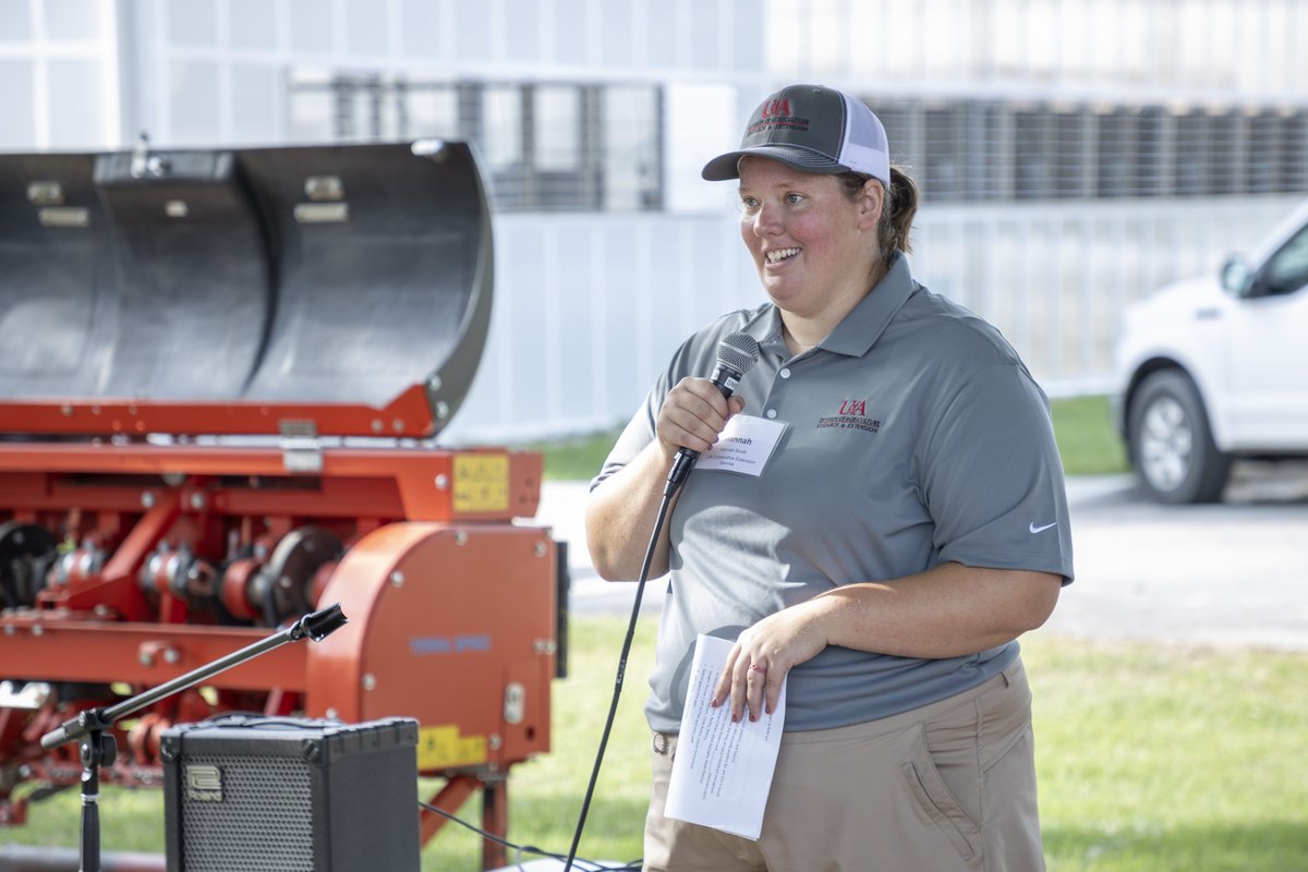 Arkansas Agricultural Experiment Station (@arkagresearch) on Twitter photo Don't miss a chance to learn the latest in turfgrass products & research at this year's Turfgrass Field Day on Aug. 6 in Fayetteville! Early-bird registration is $100. After August 1, it's $150. Learn more: aaes.uada.edu/events/2025-tu…. <a href="/HutchensWendell/">Wendell Hutchens</a> <a href="/uarkhort/">uarkhorticulture</a> <a href="/AginArk/">UA System Div of Ag</a> Don't miss a chance to learn the latest in turfgrass products & research at this year's Turfgrass Field Day on Aug. 6 in Fayetteville! Early-bird registration is $100. After August 1, it's $150. Learn more: aaes.uada.edu/events/2025-tu…. <a href="/HutchensWendell/">Wendell Hutchens</a> <a href="/uarkhort/">uarkhorticulture</a> <a href="/AginArk/">UA System Div of Ag</a>