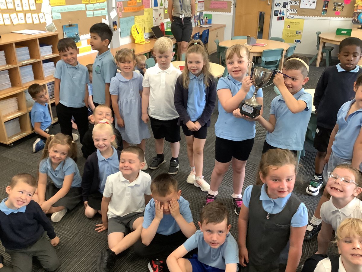 Well done 1JD on winning the attendance trophy! We are all so happy. @LPSHullattendance