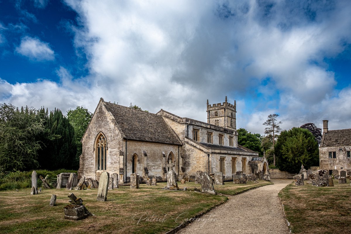JPG_1969's tweet image. Great Barrington, St Mary, Gloucestershire.  Newly, and I think sympathetically restored, this grand church is a haven of peace, sat next to a Romantic family home. #church #gloucestershire #greatbarrington #medieval