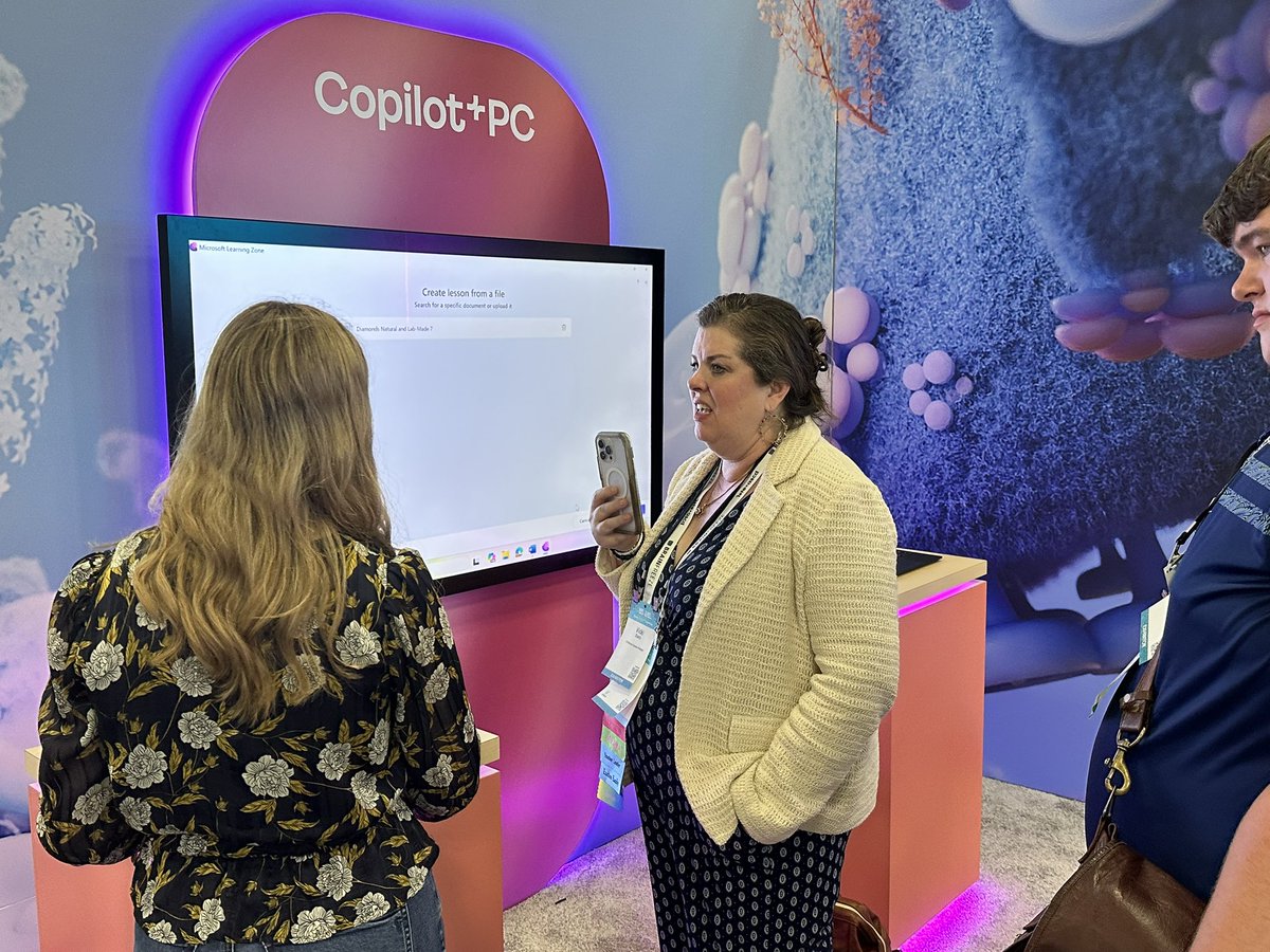 Mark Sparvell ๐๐๐ #sparvellous (@sparvell) on Twitter photo Last night <a href="/MicrosoftEDU/">Microsoft Education</a> hosted some special friends for a sneak peek at what was in store for #ISTElive25 with <a href="/coolcatteacher/">Vicki Davis</a> Last night <a href="/MicrosoftEDU/">Microsoft Education</a> hosted some special friends for a sneak peek at what was in store for #ISTElive25 with <a href="/coolcatteacher/">Vicki Davis</a>