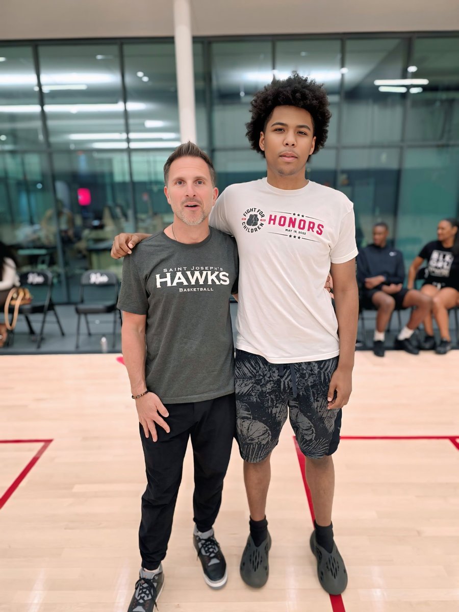 Colby Giacubeno (@colbyghoops) on Twitter photo 2027 <a href="/McNamaraHoops/">McNamaraHoops</a>/<a href="/NewWorldAAU/">New World AAU</a> F Jayden Mills pictured with St. Joe’s HC Billy Lange during a visit earlier today. The staff extended an offer to Mills, a name picking up steam as of late. 2027 <a href="/McNamaraHoops/">McNamaraHoops</a>/<a href="/NewWorldAAU/">New World AAU</a> F Jayden Mills pictured with St. Joe’s HC Billy Lange during a visit earlier today. The staff extended an offer to Mills, a name picking up steam as of late.