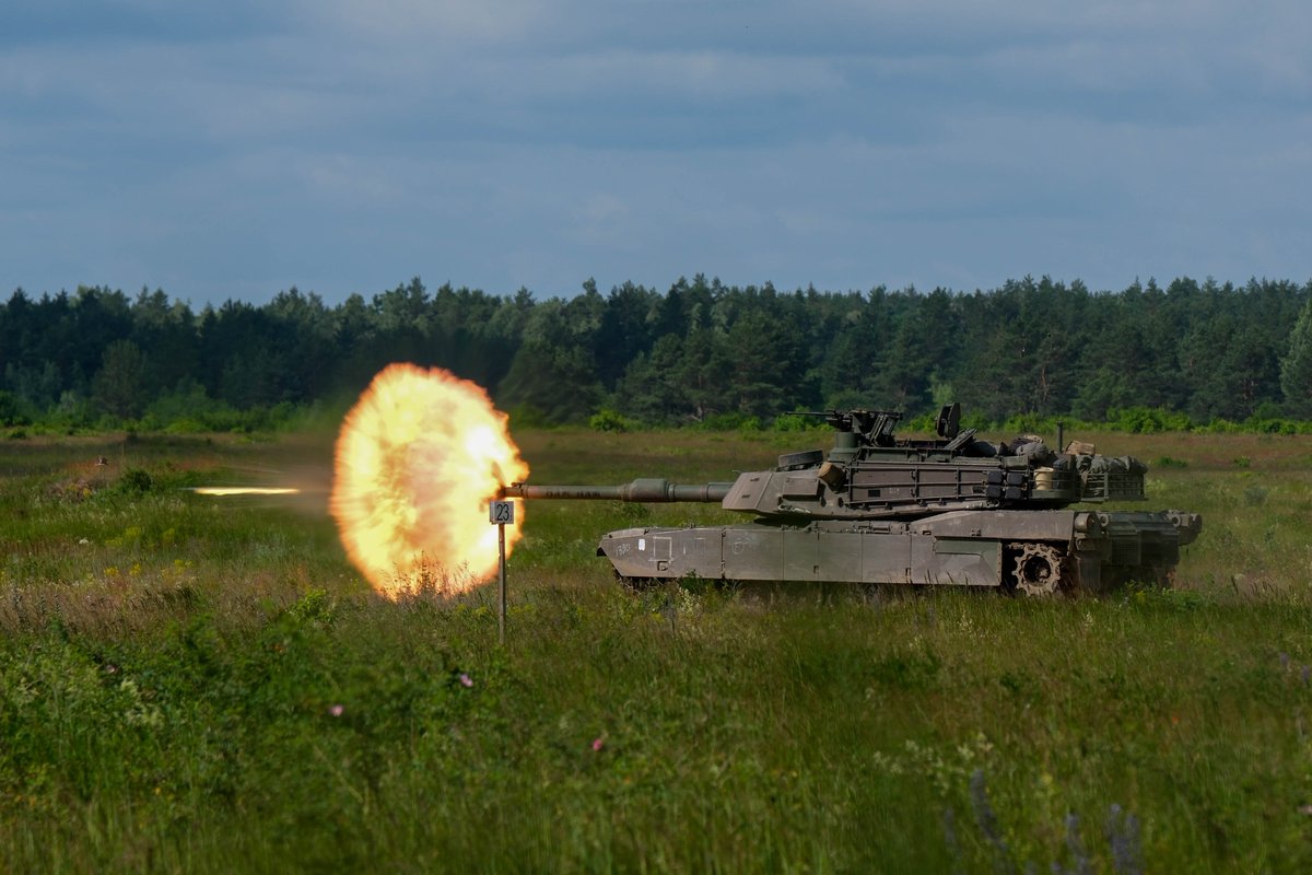 3rd_Infantry's tweet image. #Army250 | Forged in Fire, Built to Lead 🇺🇸
M1A2 SEPv3 Abrams from Alpha Co, 1-64 AR, 3ID roll into position during a joint live-fire in Poland with NATO allies.
Part of Task Force Iron—lethal, ready, and forward with V Corps.
#TaskForceIron #3ID #Warfighting #Abrams #DefendEu